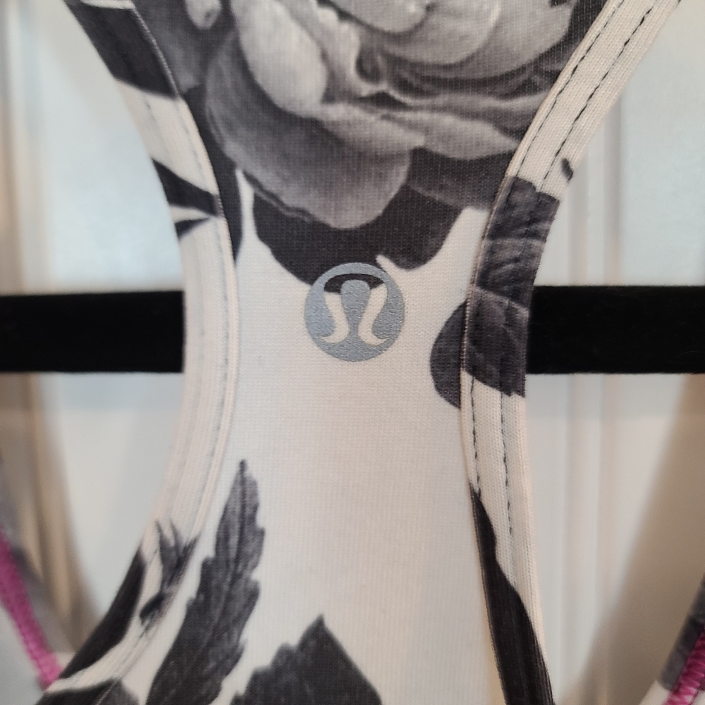 Lululemon floral tank, size 4 - Picture 4 of 4